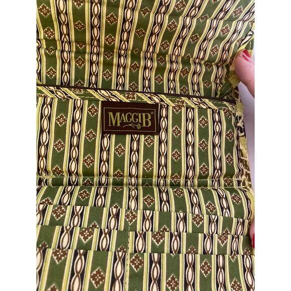 Maggi B Quilted Green & Brown Leaf Patter Quilted Tri-Fold Crossbody Wallet - Picture 3 of 8